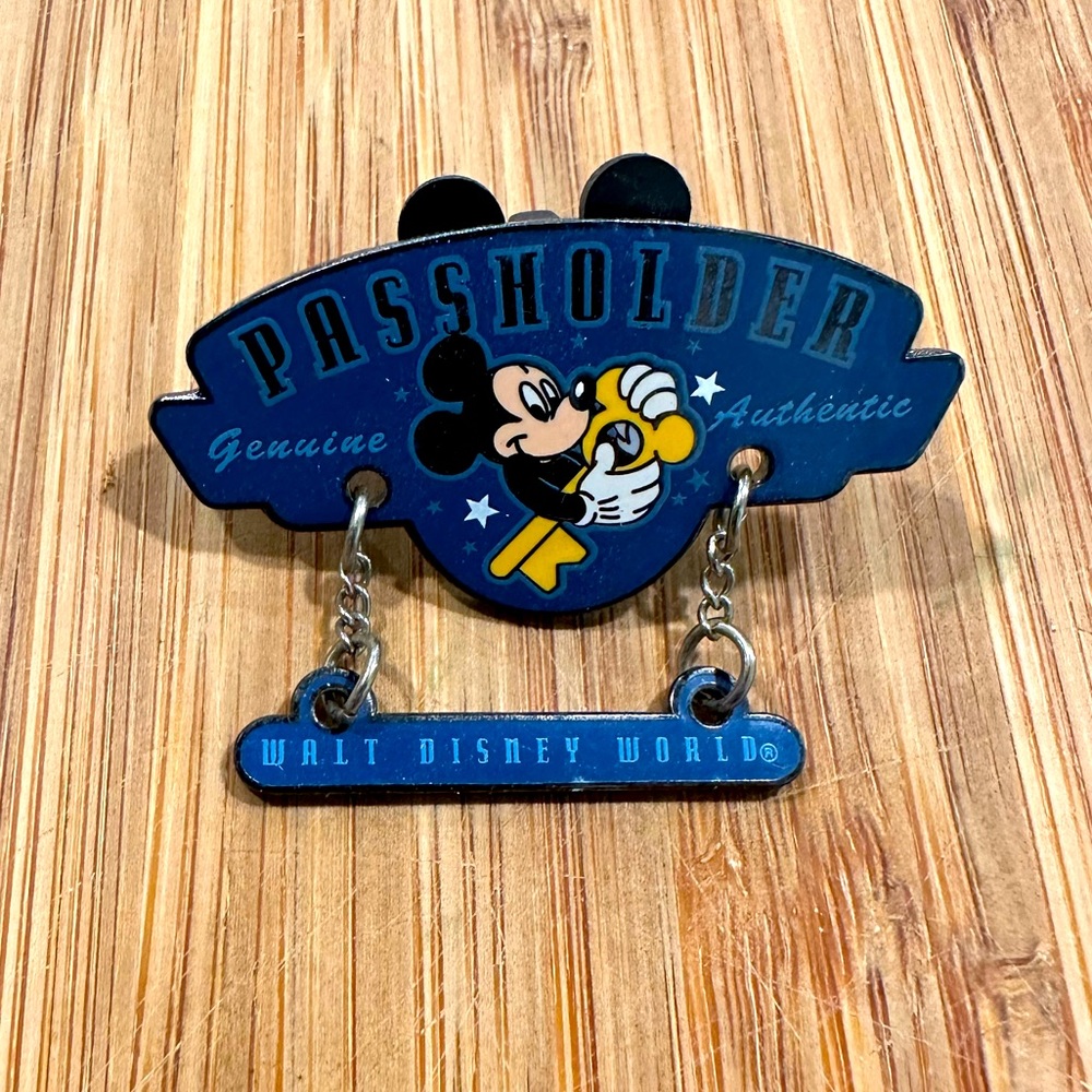 Disney Passholder Pin